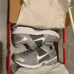 Priced for quick sale today!!! NWT Nike Zoom Vomero 5 Men’s Wolf Gray Size 10.5